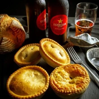 beer and pie hamper with 2 bottles of beer and 4 pies